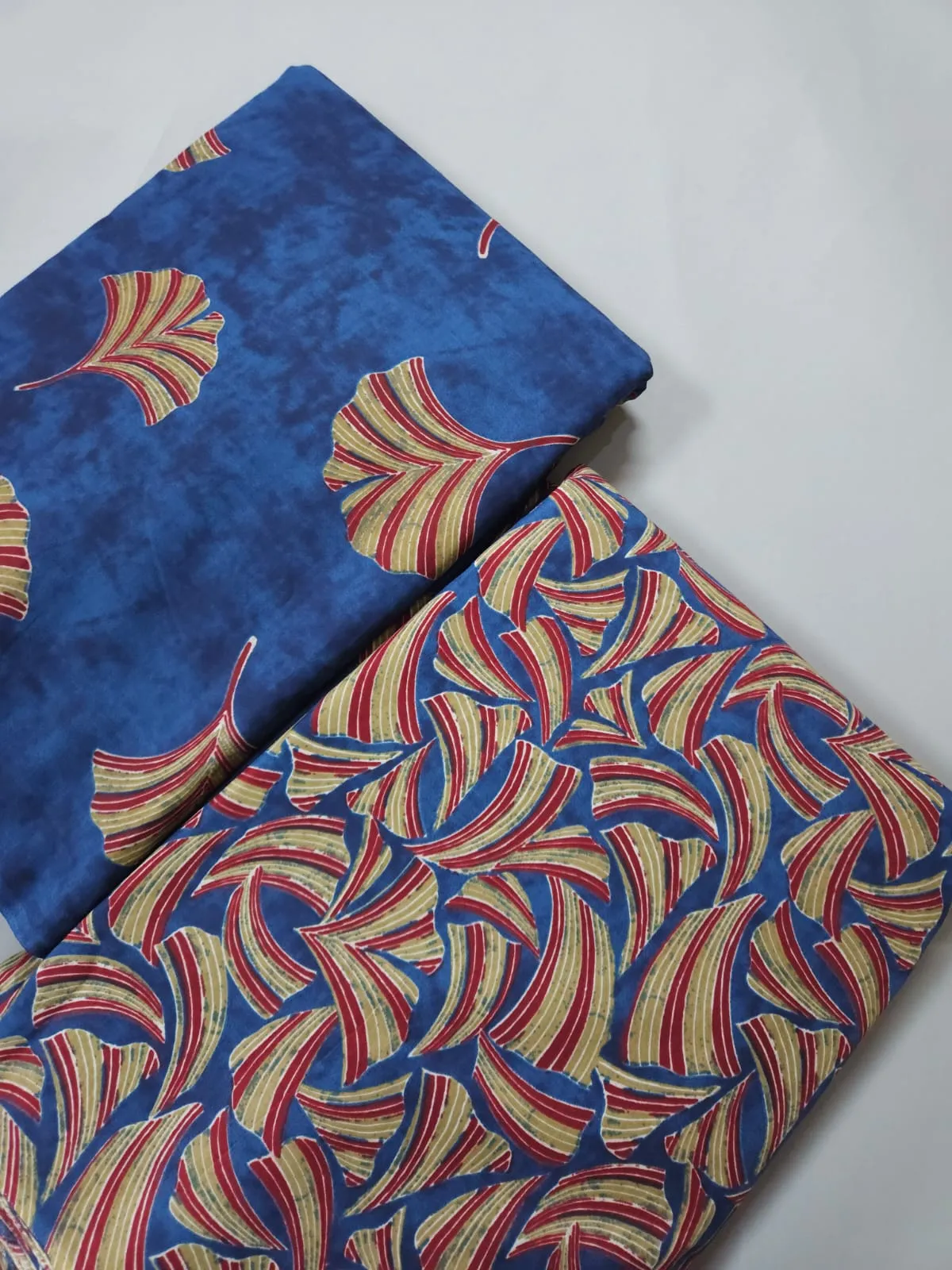Royal Blue Shade  Base with Big Flower printed top and Jaal printed bottom cotton fabric