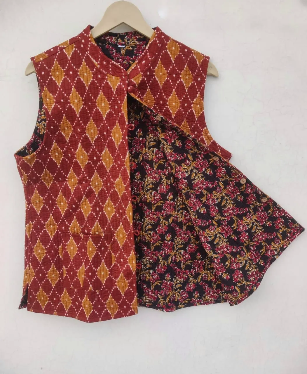 Red Rust with Mud Square Outer Side with Black Jaal Printed Cotton Quilted Jacket