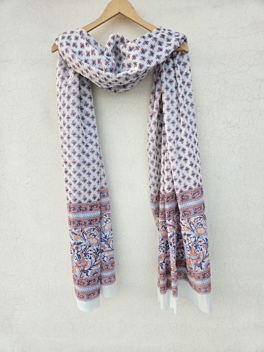 Cotton Mulmul Border Dupatta in white and lavender shades