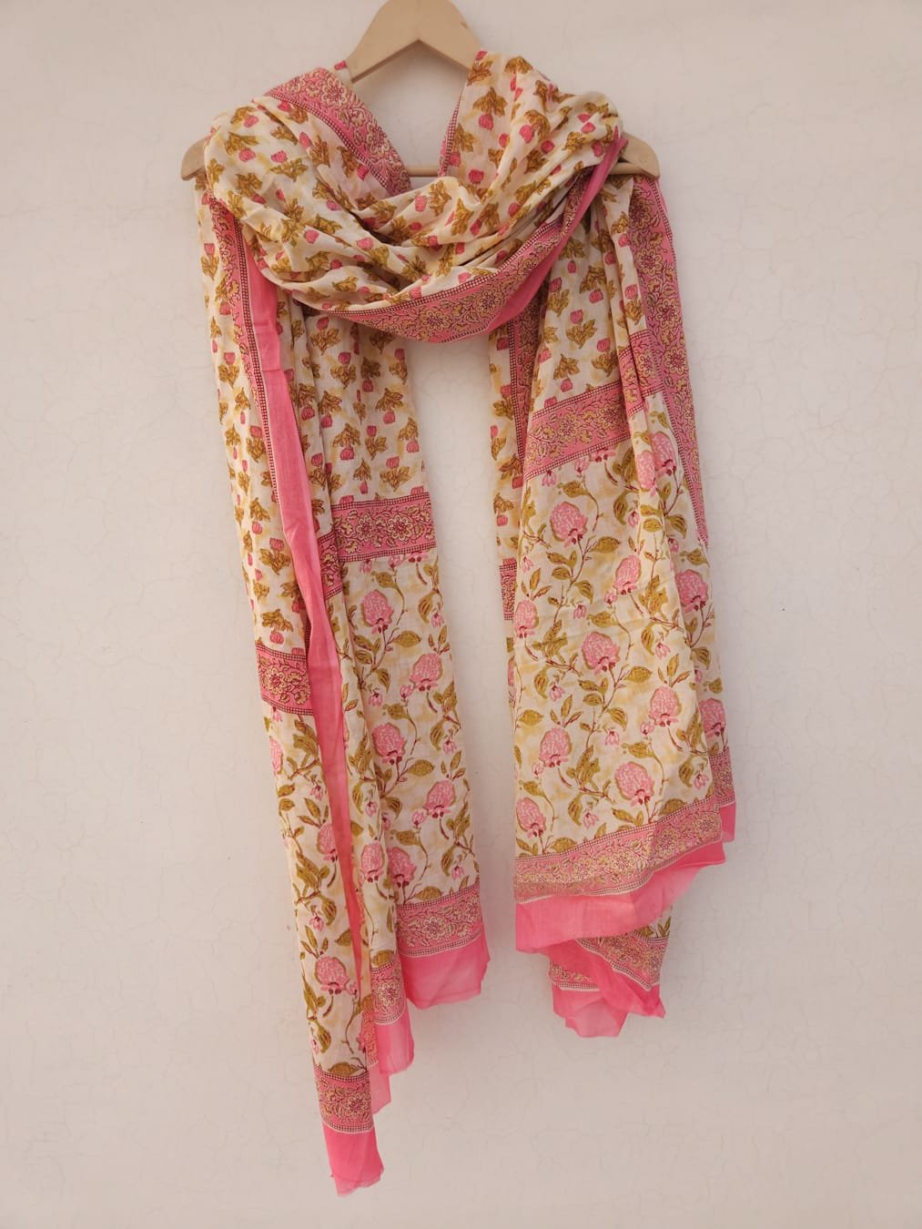 Cream and Peach floral butta printed Cotton Mulmul Dupatta