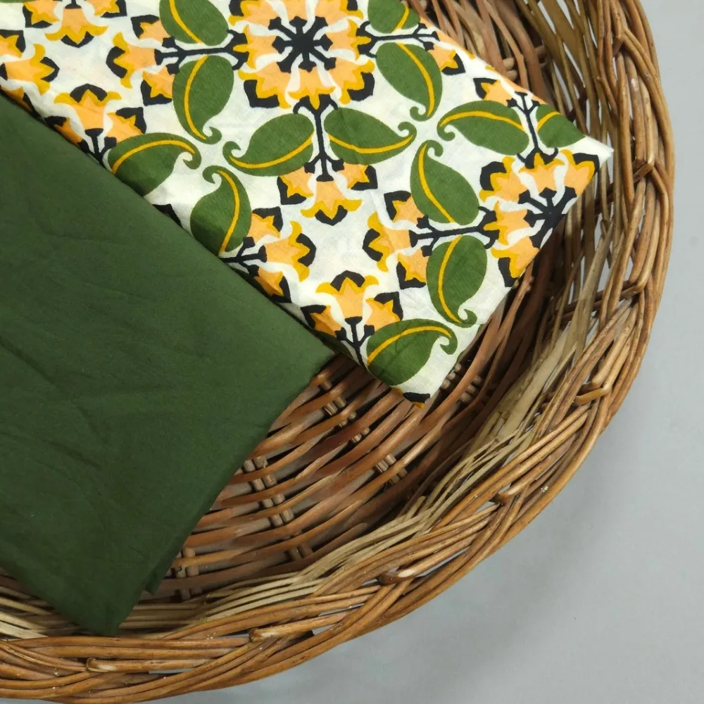 Off White Shade Base Geometric Jaal Block Print With Matching Solid Bottom.