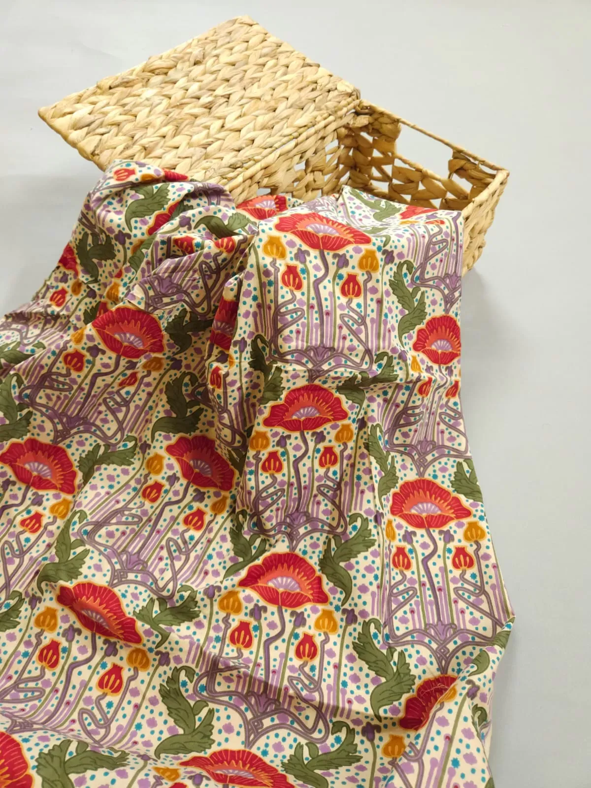 Pastel Shade Base Multicolour Flowers And Leaves Figure Print.