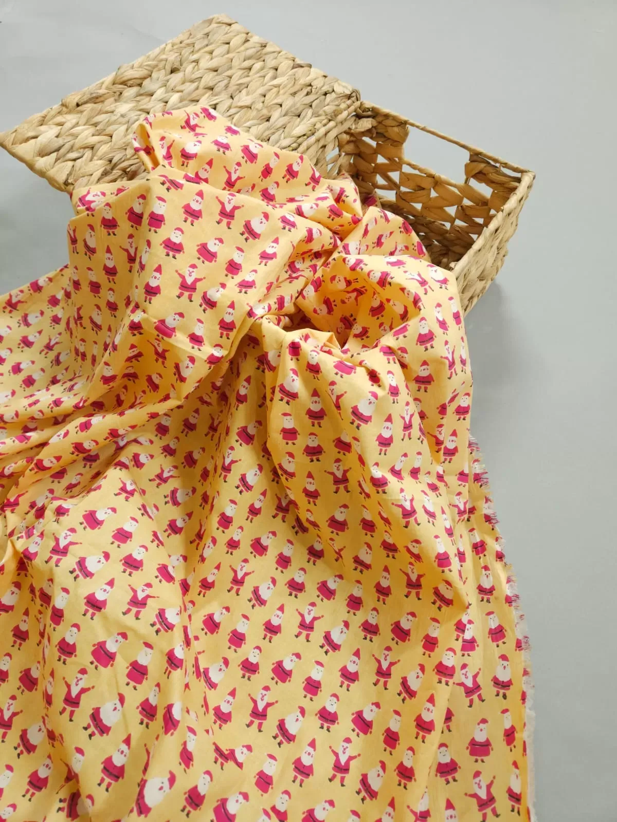 Yellow Shade Base Santa Claus Print.